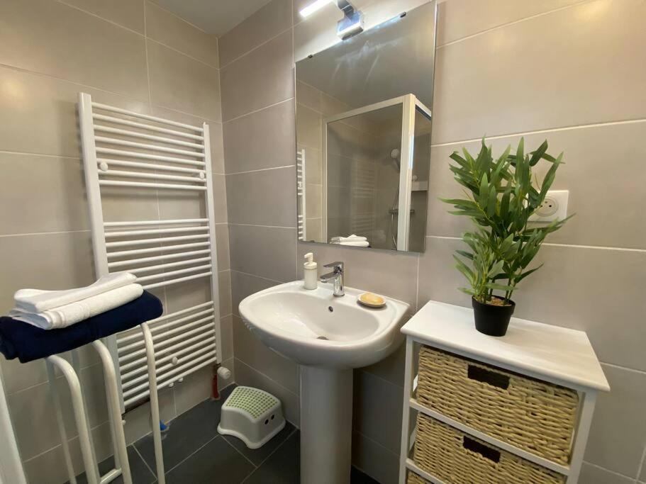 Maison De Charme - 4 Chambres - Courette & Parking Gratuit Amiens Esterno foto